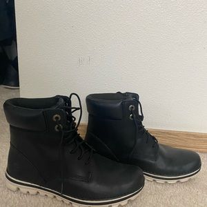 Size 7  Women’s Timberlands